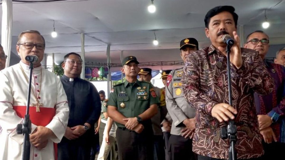 Cek Perayaan Paskah di Katedral Jakarta, Menko Polhukam: Pengamanan Berjalan dengan Baik
