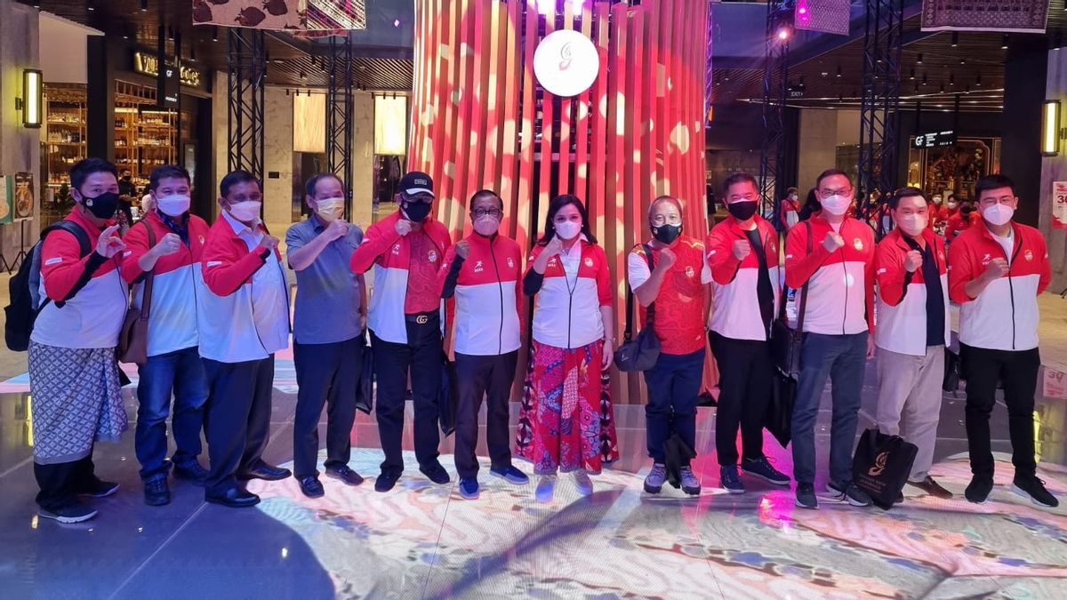 Appreciating The Achievements Of The DKI Jakarta Wushu Team, Yanti Airlangga Gives Bonus