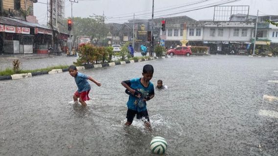 Light Rain Dominates Region Of The Republic Of Indonesia This Saturday