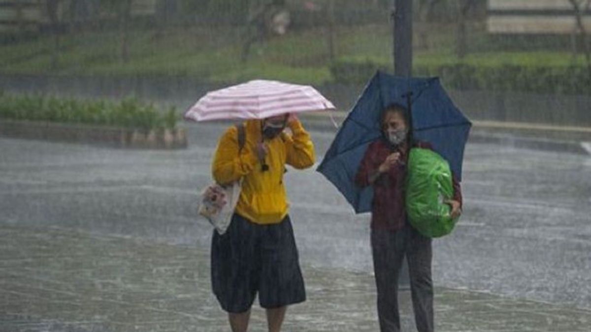 星期二晚上,雅加达有机会下小雨。