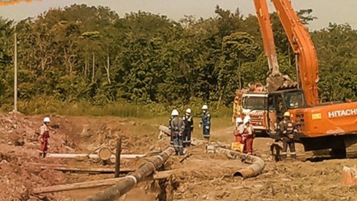 لا يزال التحقيق في حادث حريق خزان النفط مستمرا ، ويستمر إنتاج النفط والغاز في Jabung CA
