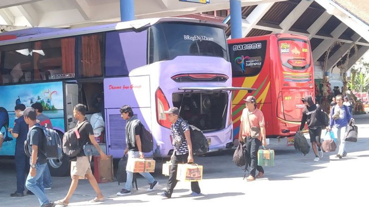 تيار داتانغ وبيرجي بادات ، محطة مينجوي بالي حددت نقطة إعادة تدوير لحافلة الوصول