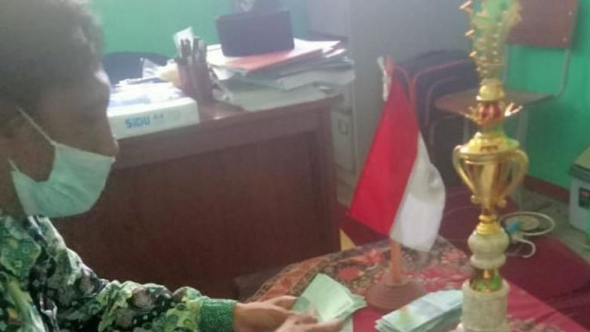 Pengusaha Surabaya Jadi Orang Tua Asuh Anak SMP yang Ijazahnya Tertahan karena Belum Lunas SPP