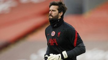 Good News For Kopites, Alisson And Fabinho Ready To Play Against Chelsea