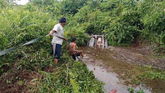 ジャビレンでの1件の事故で6人が死亡し、そのうちの1人は中央カリマンタン宗教省の元職員でした。 