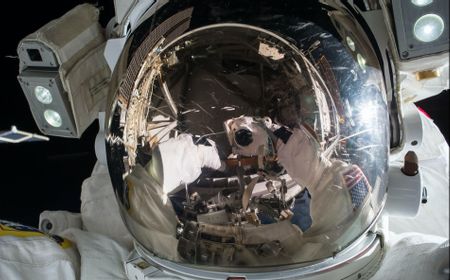 Cara Astronot Bersihkan Diri dari Nitrogen di ISS, Terlihat Seperti Menari