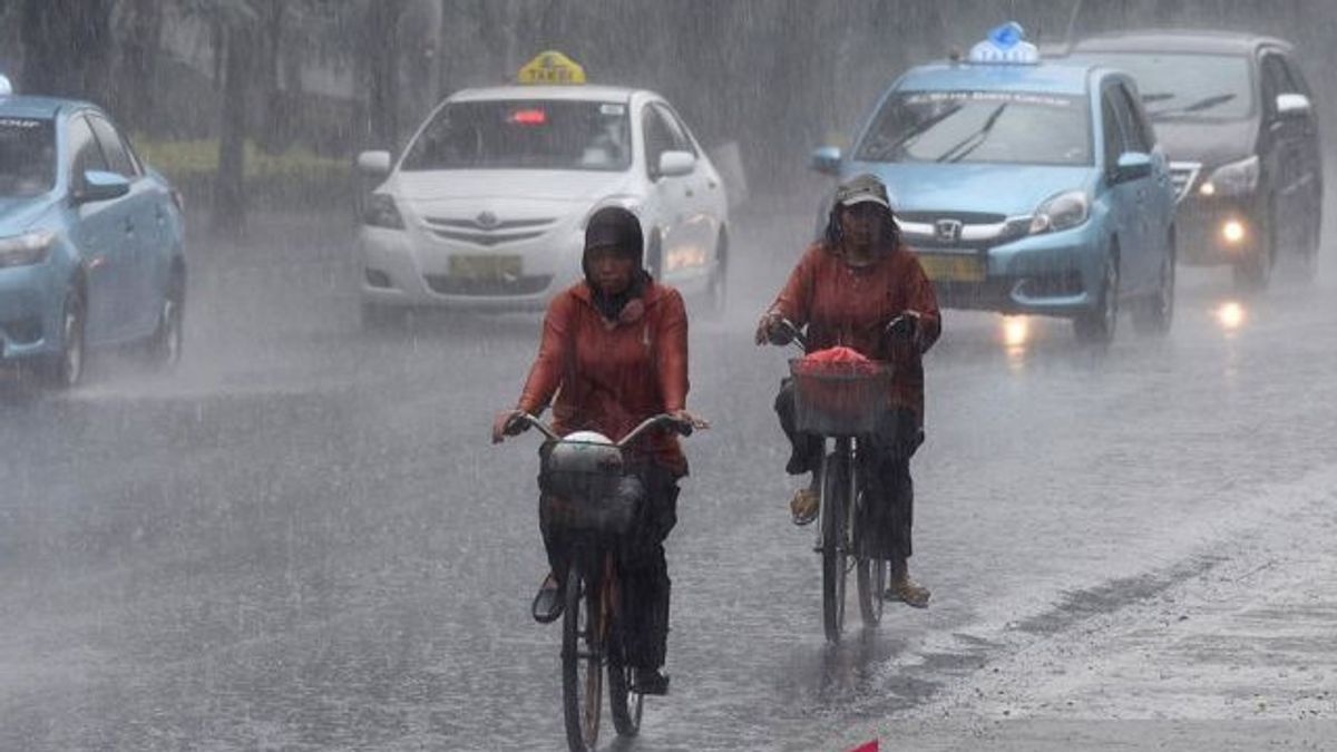 Cuaca Jumat 17 Mei, Sebagaian Besar Kota di Tanah Air Masih Diguyur Hujan
