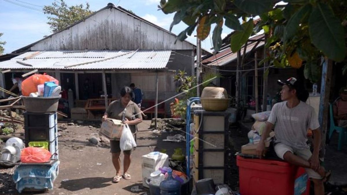 Hundreds Of Residents' Houses Damaged Due To Abrasion In South Minahasi, Regency Government Builds Temporary Shelters