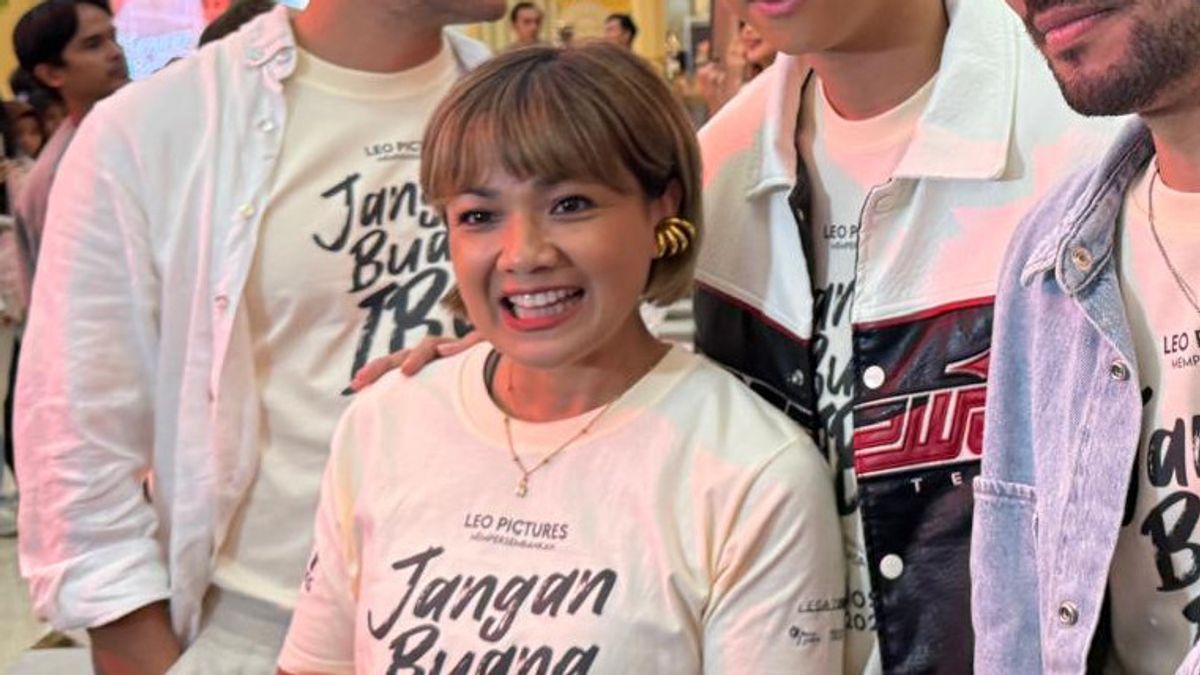 Nirina Zubir Transformasi Jadi Nenek 70 Tahun untuk Film “<i>Jangan Buang Ibu</i>”