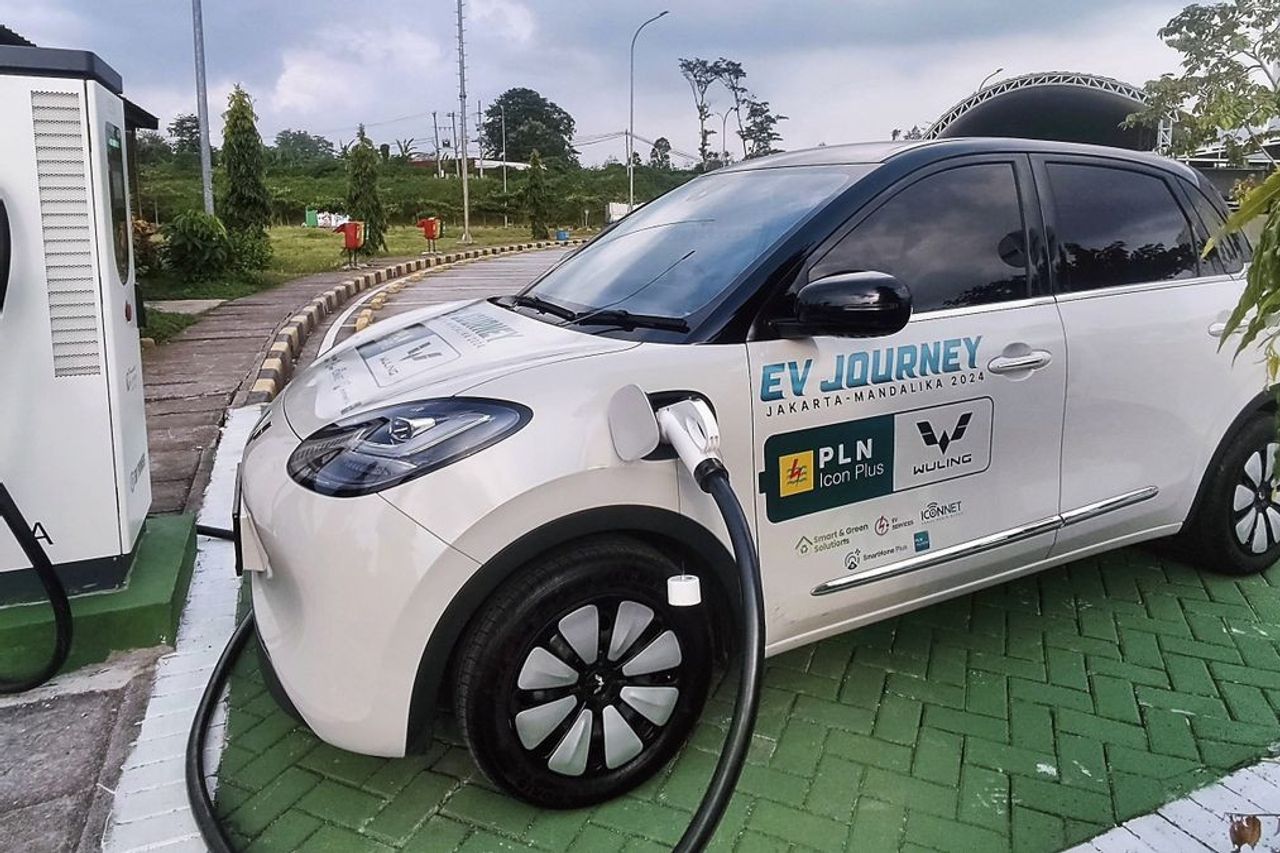 マンダリカEV IIを通じて、PLNは環境にやさしい車両に対する意識を高めることを望んでいます