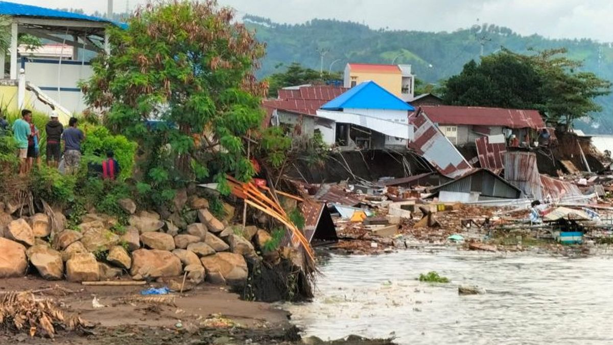 Abrasi Sungai Batang Mangau Ancam Warga di 3 Dusun Kota Pariaman, Termasuk Kerusakan Rumah dan Perkebunan