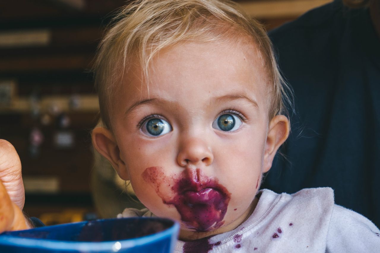 適切な子供の食事の持続時間はいくらですか?ここに専門家からの説明があります