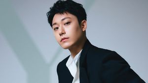 Lee Do Hyun dan Shin Si Ah Bintangi Drama <i>Grand Galaxy Hotel</i>!