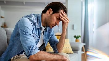 الإفطار المتأخر يزيد من خطر الاكتئاب والمشاكل الصحية لدى كبار السن