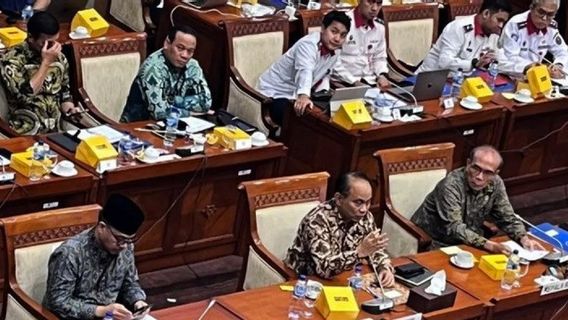 Menkominfo Budi Arie Setiadi Salah Lafalkan V en F : Silence Language, Grogi, ou Not compris?