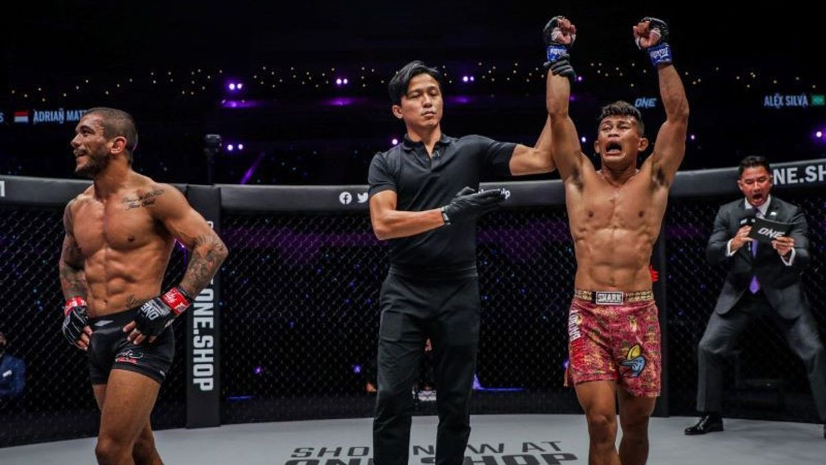 Make Proud! FighterONE Championship From Indonesia KOs Opponent In Singapore