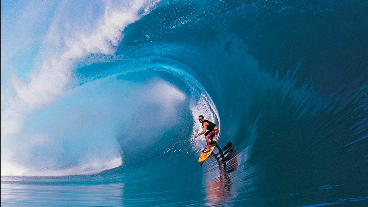 La plage G-Land à Banyuwangi, avec des vagues qui attirent les explorateurs