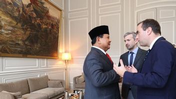 プラボウォとフランス国防相がパリのホテルで会談し、防衛戦略関係について話し合う