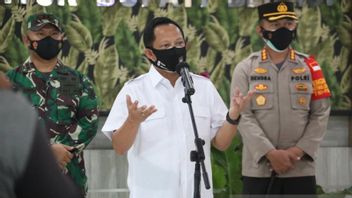内政部长蒂托评论贝卡西摄政政府，迅速实现意外费用361亿印尼盾，但COVID社会援助是印尼盾0