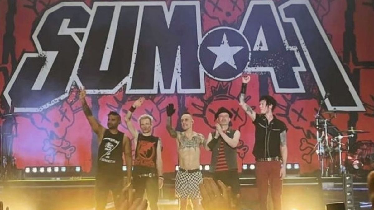 Après des concerts à Jakarta et à Yogyakarta, SUM 41 est furieux sur la miséricorde des Indonésiens