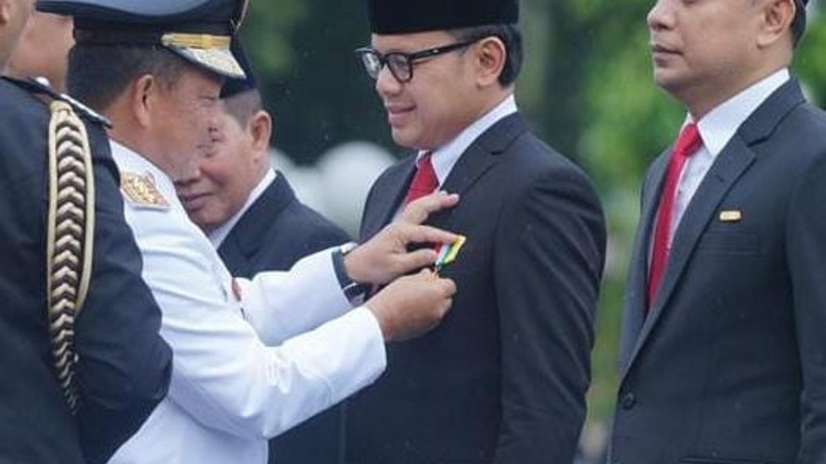 Raih Satyalancana dari Jokowi, Bima Arya: Ini Semua untuk ASN Hebat Kota Bogor