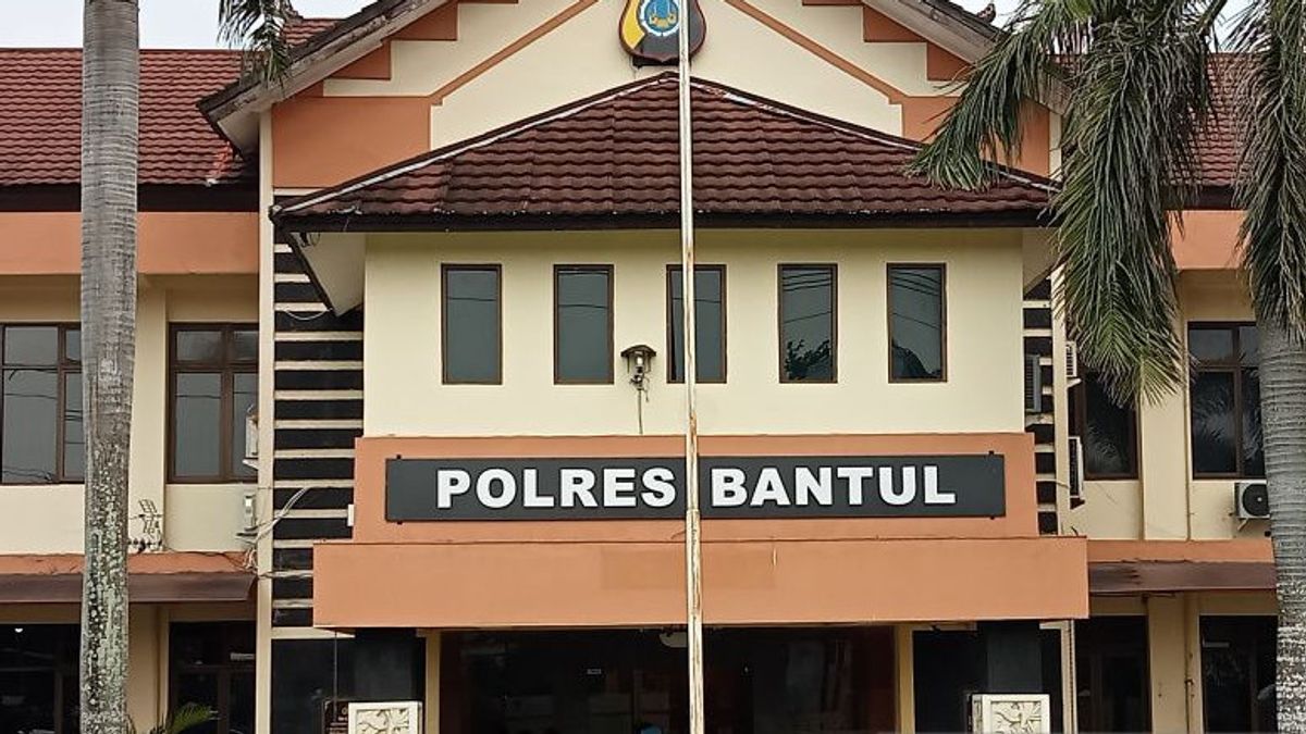 Bantul Police Prepare Traffic Engineering At Congestion-Prone Points