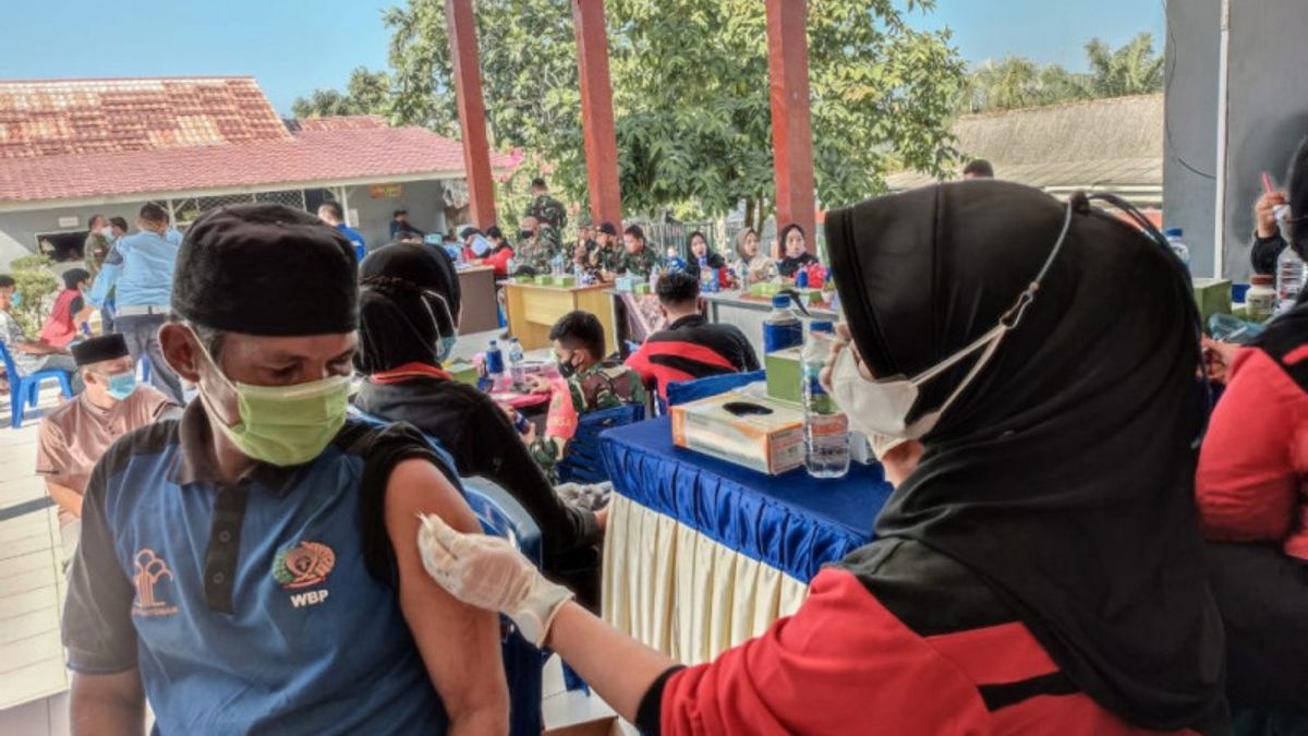 260 Warga Binaan Rutan Baturaja Menerima Vaksinasi COVID-19