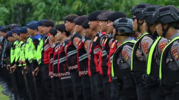 Manifestation commémorative de la Journée du Travail, la police de Bali Siagakan 575 membres