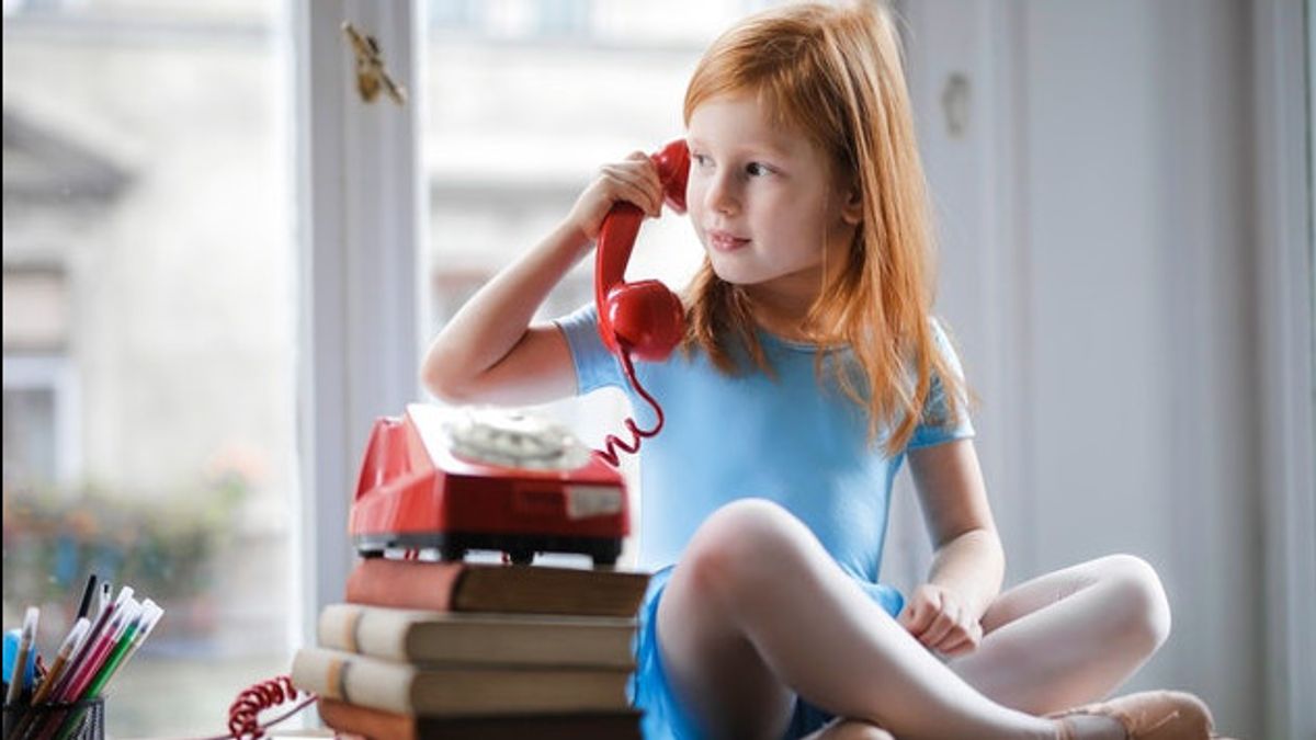 Should Parents Worry When Children Like To Talk To Themselves?