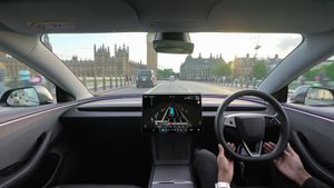 Tesla Terancam Denda Ratusan Juta Dolar Akibat Kecelakaan Fatal Autopilot