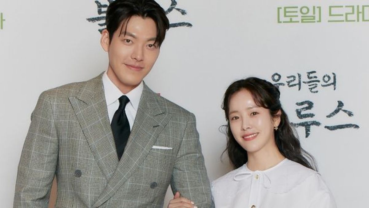 Shin Min Ah Nyaman Bersama Lee Byung Hyun Tak Jadi Kekasih Kim Woo Bin dalam Drama Our Blues