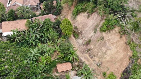 BPBD Java Occidental Envoyer une équipe et une assistance pour les inondations de Karawang et Purwakarta Longsor