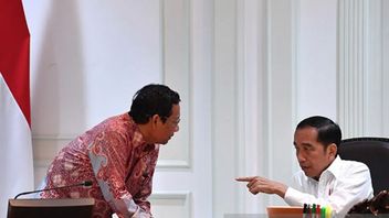 Mahfud MD 称Jokowi的命运 像Soeharto一样被拖到法庭上,如果运输权在Dpr中出发