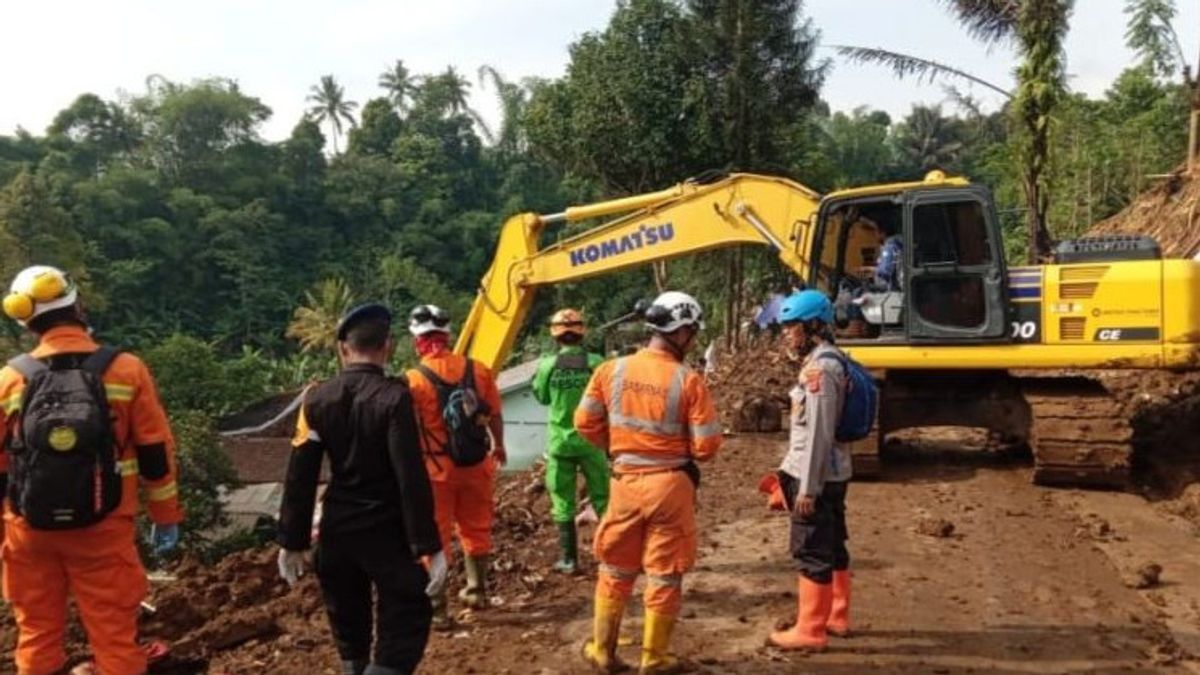 The Joint SAR Team Is Still Looking For 8 Victims Buried In Cianjur