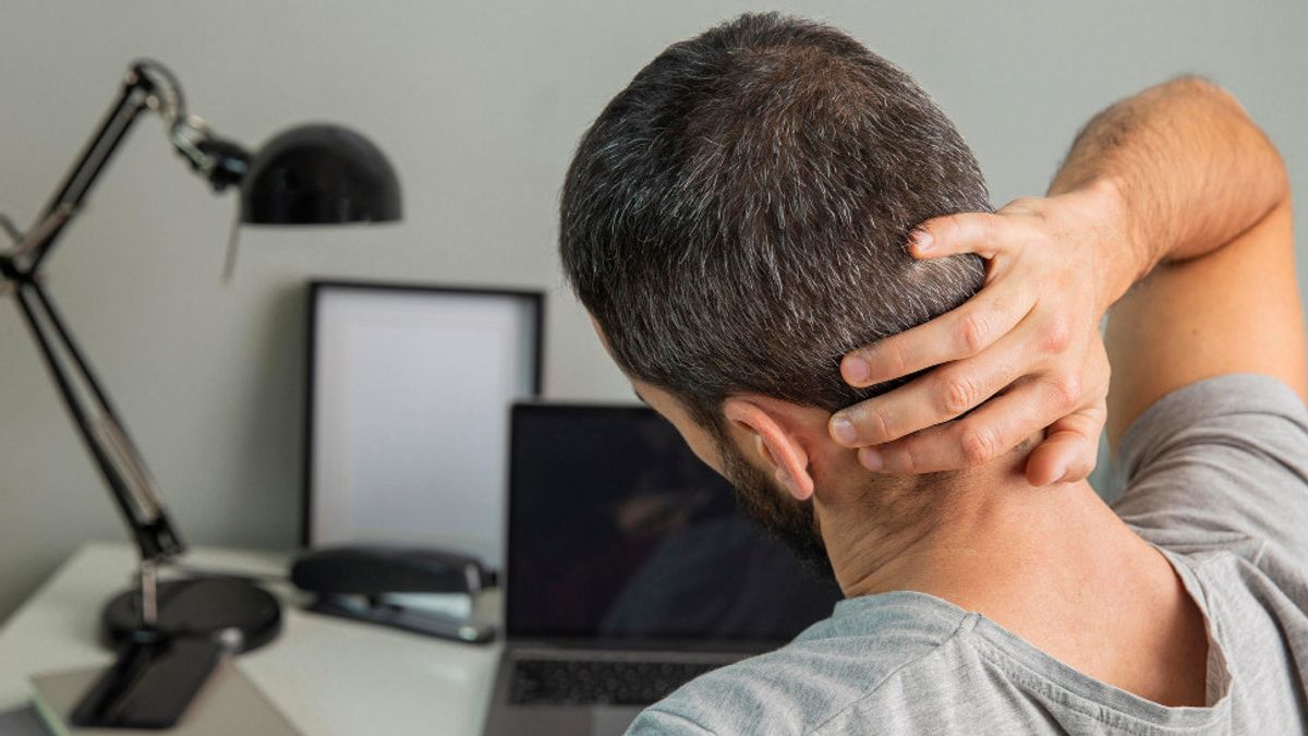 8 Causes of Back Headaches that Often Interfere with Activities