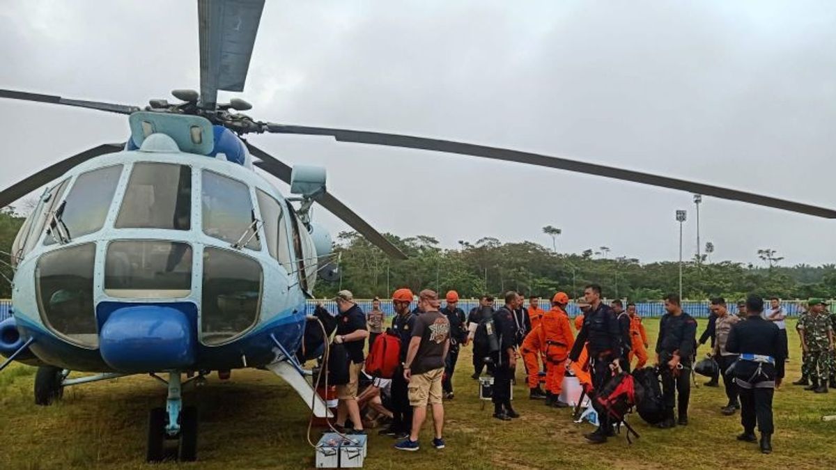 Forced To STAY In The Forest, Brimob Guard The Jambi Police Chief And A Group Of Kerinci Buas Animals