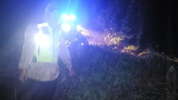 انهيار أرضي يبلغ ارتفاعه 5 أمتار يغطي طريق بانجاروانغي غاروت ، والآن يمكن تمريره