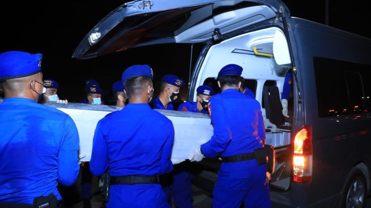 マレーシアから帰還したNTBからの難破船の出稼ぎ労働者7人の遺体