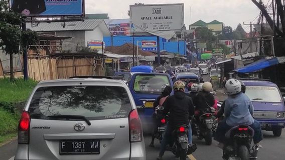 Prevent Congestion, Officers Apply One Way From The Peak