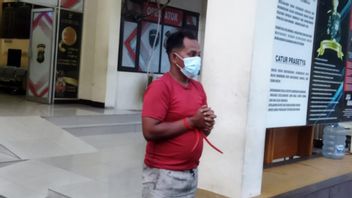 , un homme dans le magasin mas tjantik au marché de Koja a été agressé par des internautes pour le vol de 25 grammes d'or