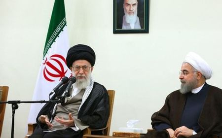 Tampil di Publik, Ayatollah Ali Khamenei Tegaskan Iran Tak akan Mundur dari Israel