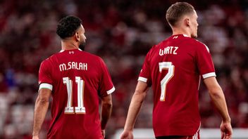 محمد صلاح يتحدى لاعبي ليفربول السنونو: نحن أبطال الدوري الإنجليزي الممتاز