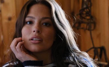 Model Ashley Graham Ungkap Cara Kreatif Berhubungan Intim Pasca Melahirkan