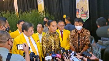 4.5 Hours 'Betah' At The Golkar Party's Anniversary Peak Event, President Jokowi Calls Airlangga Special
