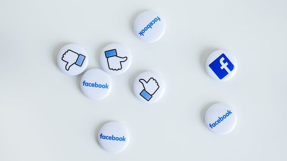 Facebook Refuses To Be Honest, Its Service Is Down, Here Are The Facts!