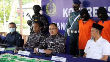 在TNI河上追逐AL逮捕了2名船员，未能从马来西亚走私14公斤Sabu
