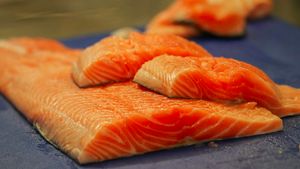 Warna Oranye Salmon Pengaruhi Kualitasnya? Begini Faktanya