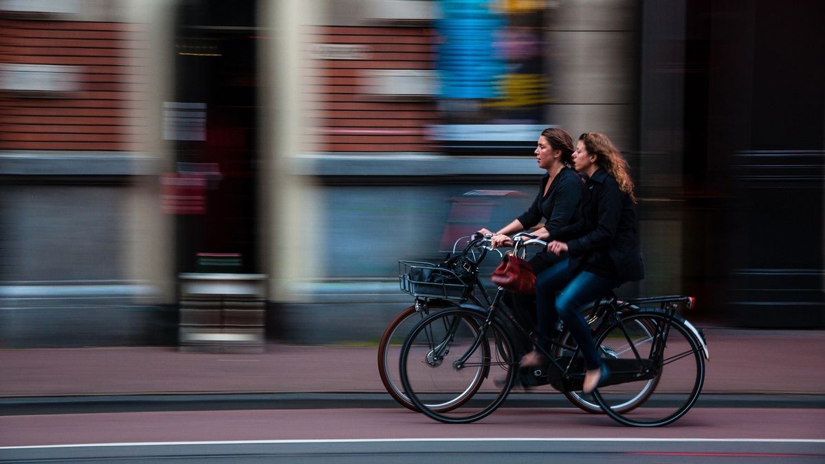 Faciliter Le Verrouillage, Il Est Temps Pour Les Citoyens Français’utiliser Des Bicyclettes Pour Voyager