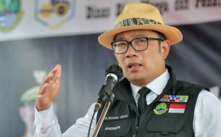 Posting Foto Pebalap MotoGP Tahun 70an, Ridwan Kamil Minta Netizen Jangan Minder karena Ketampanannya