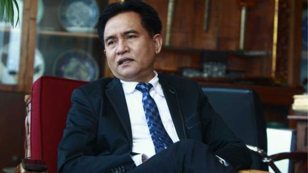 Yusril Ihza Mahendra Issues President Jokowi's Counter-False Certificate